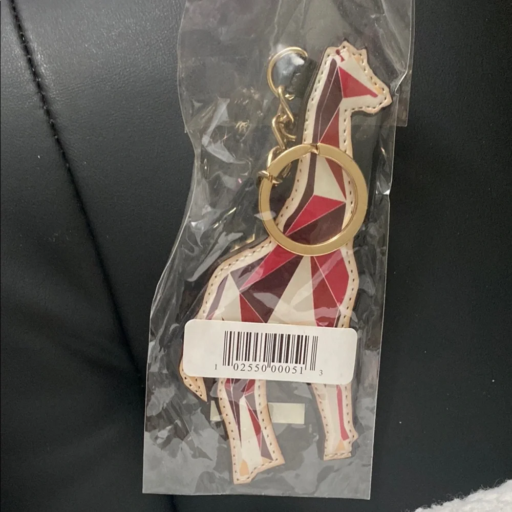 Angela Roi Geometric Giraffe Keychain - Picture 3 of 4